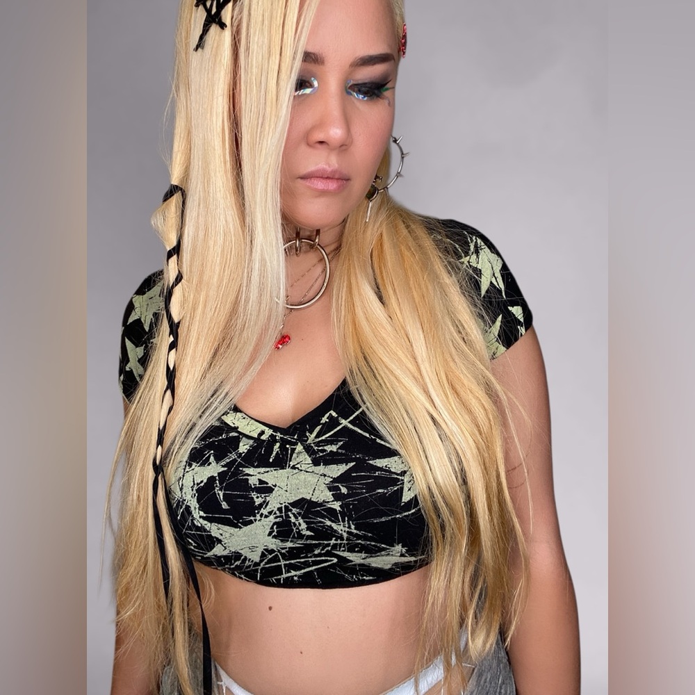 Vintage 00s Grunge Goth Abstract Star Crop Top - Picture 4 of 9